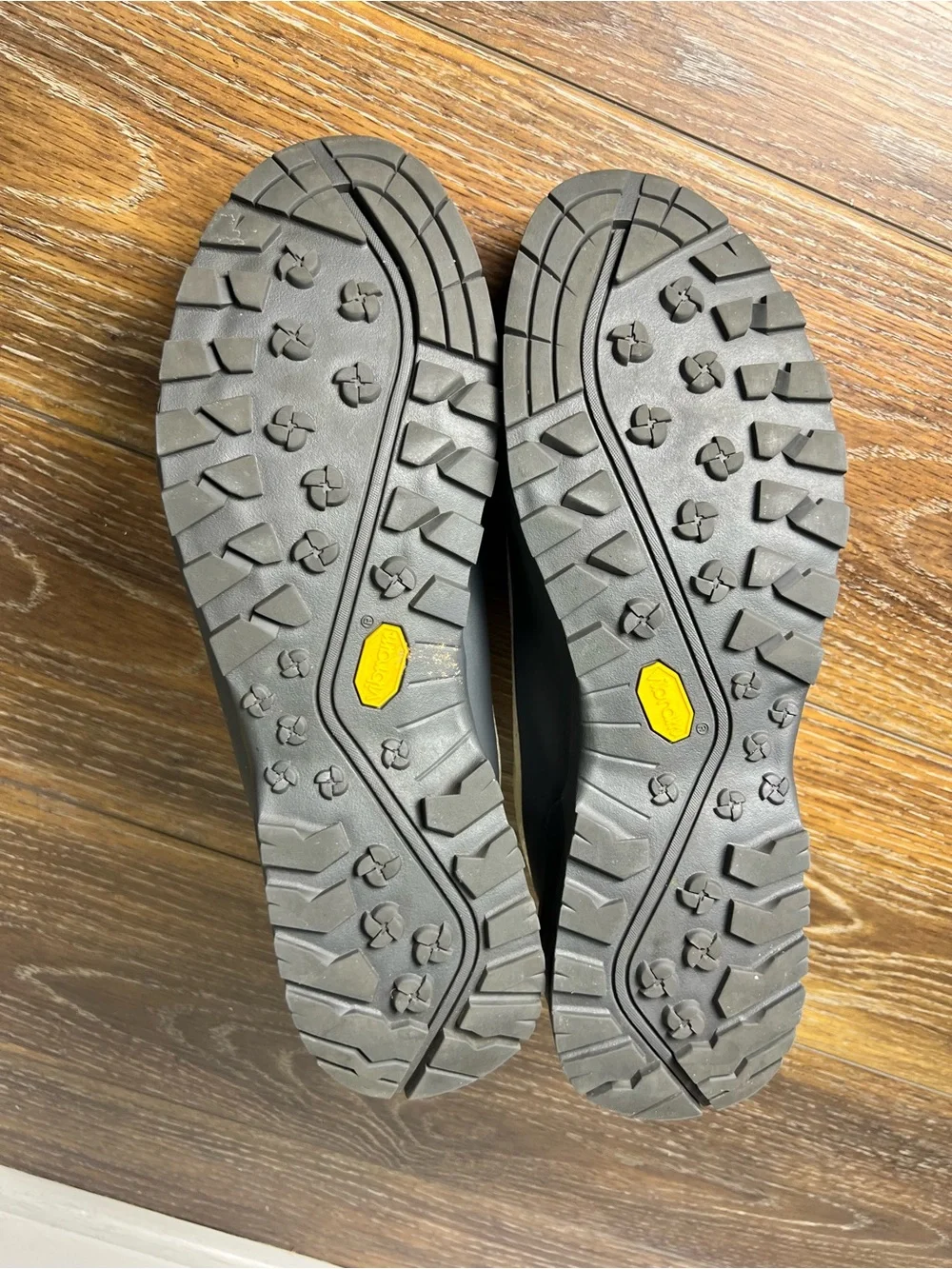 The North Face Glenclyffe Low Men's 10 Beige Black Vibram Hiking Shoes TNF